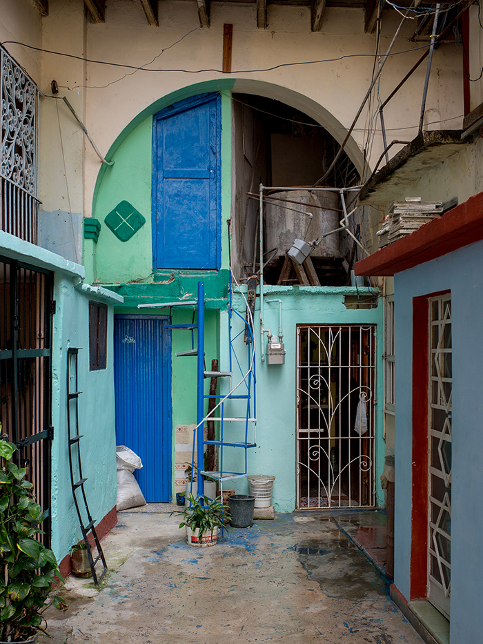 2. TRES CASAS AUTOCONSTRUIDAS EN UN ARCO