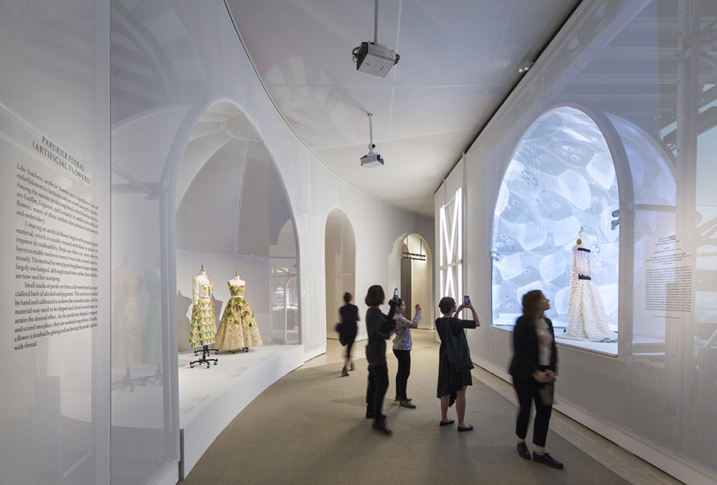 Manus x Machina, Fashion in an Age of Technology, Exhibit at the Met: New York NY, Architect: OMA