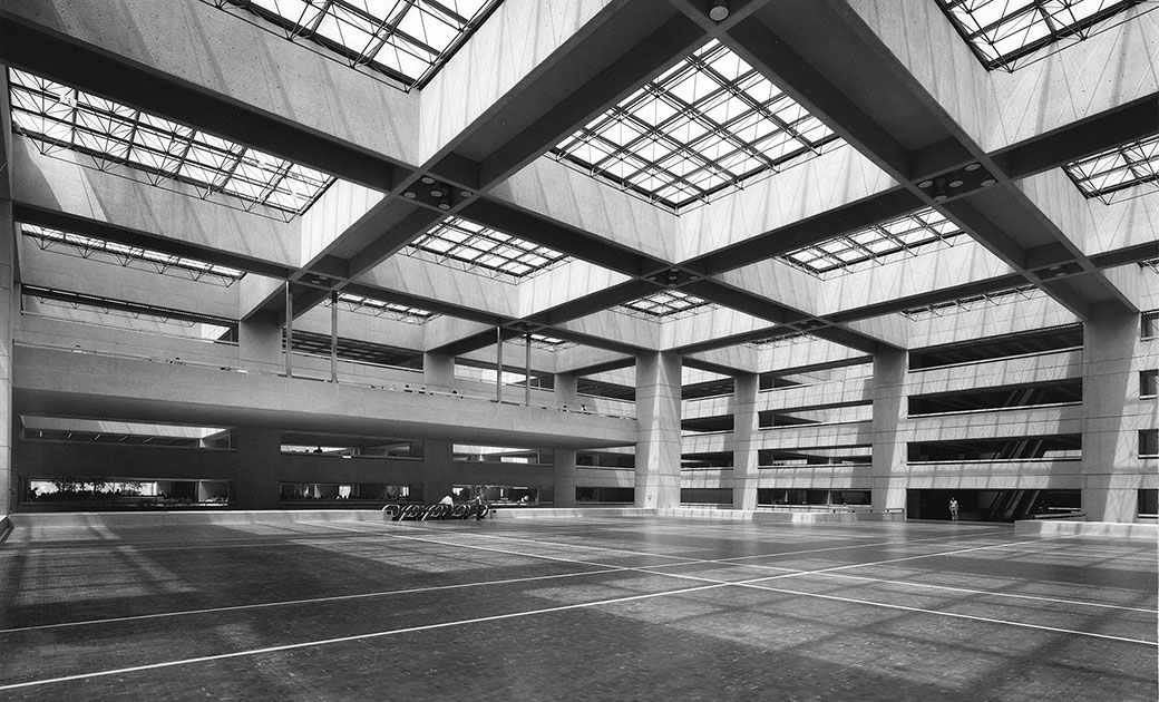 7C_1974_CORP_BANCOMER_JUAN_SORDO_MADALENO_PRINT_B_W_PHOTO_by_Guillermo_Zamora-copy