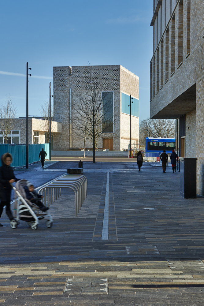 Centro Comunitario y Guardería de Storey Field y Eddington | Arquine